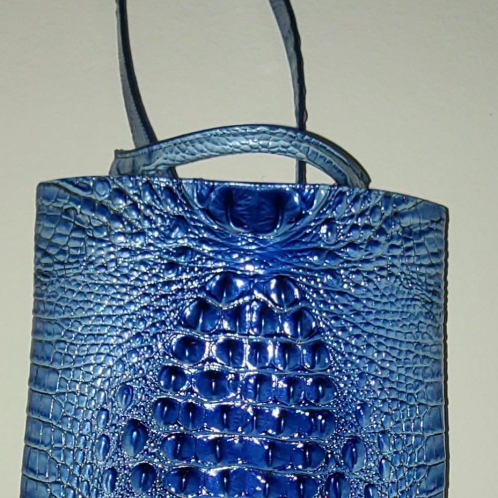 Purses - Picture 3 of 3
